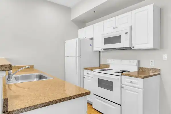 Cozy 549 Sq Ft Smart-Layout Home 3