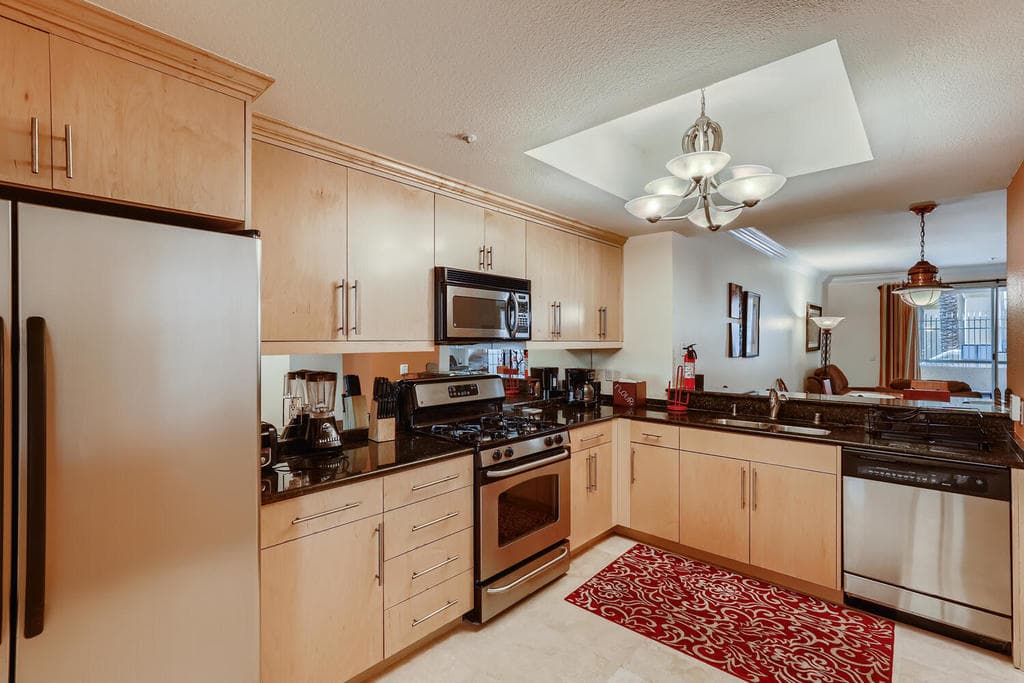 Amenities Abound 2bed+office sofabd 4