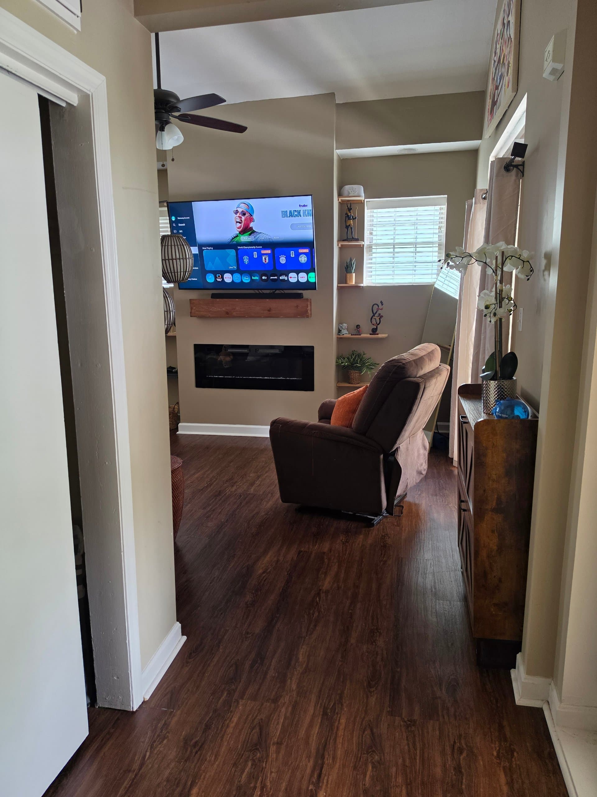 Bright & Airy 2BR | 2 Patios 5