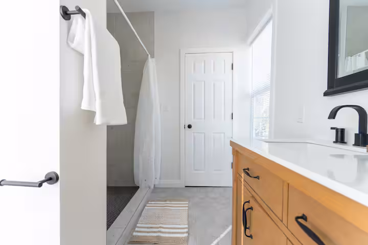 1 Bd, Private Ba <10min IU Health 4