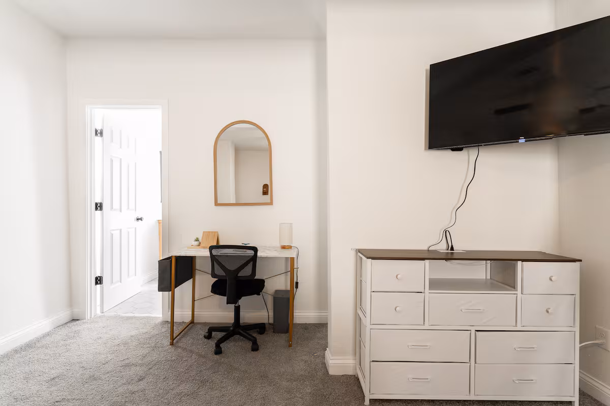 1 Bd, Private Ba <10min IU Health 3