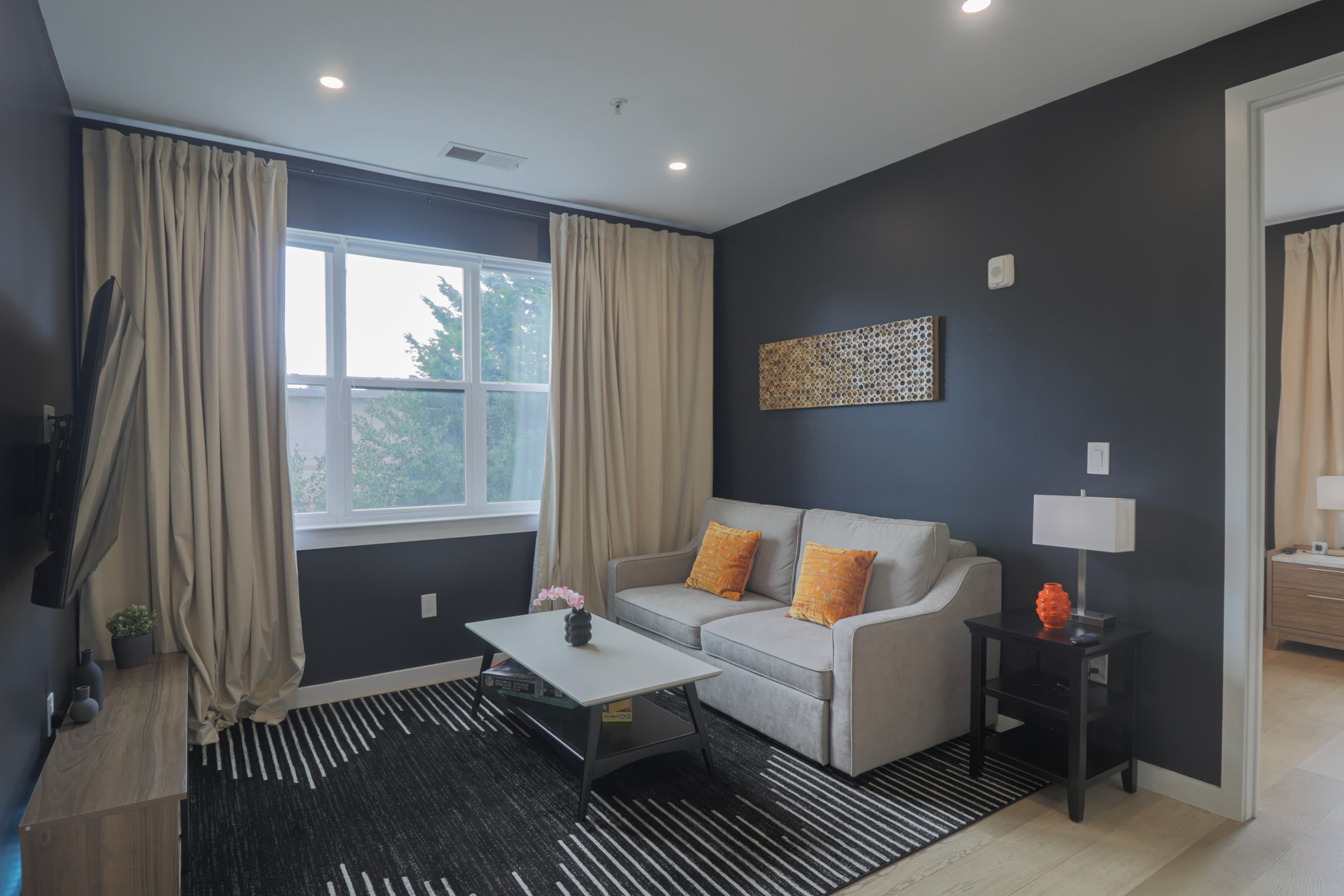 Stylish 2BR Retreat | Heart of DC 