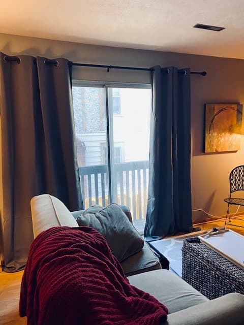 Quiet Dundee/Midtown Omaha Property 3