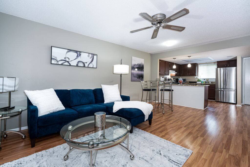 Lovely Condo Near Braves Stadium