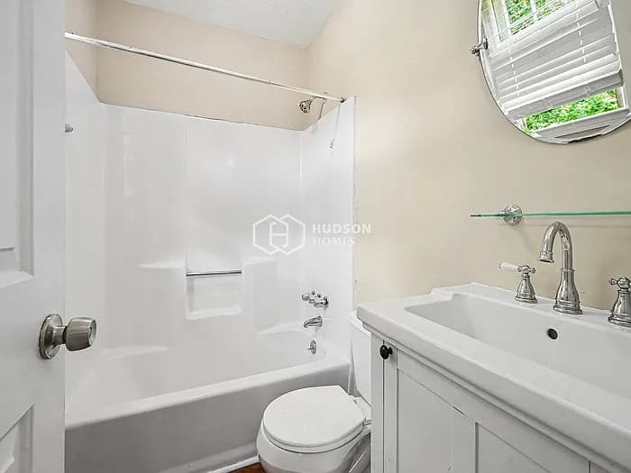 Amazing Three Bedroom House  5