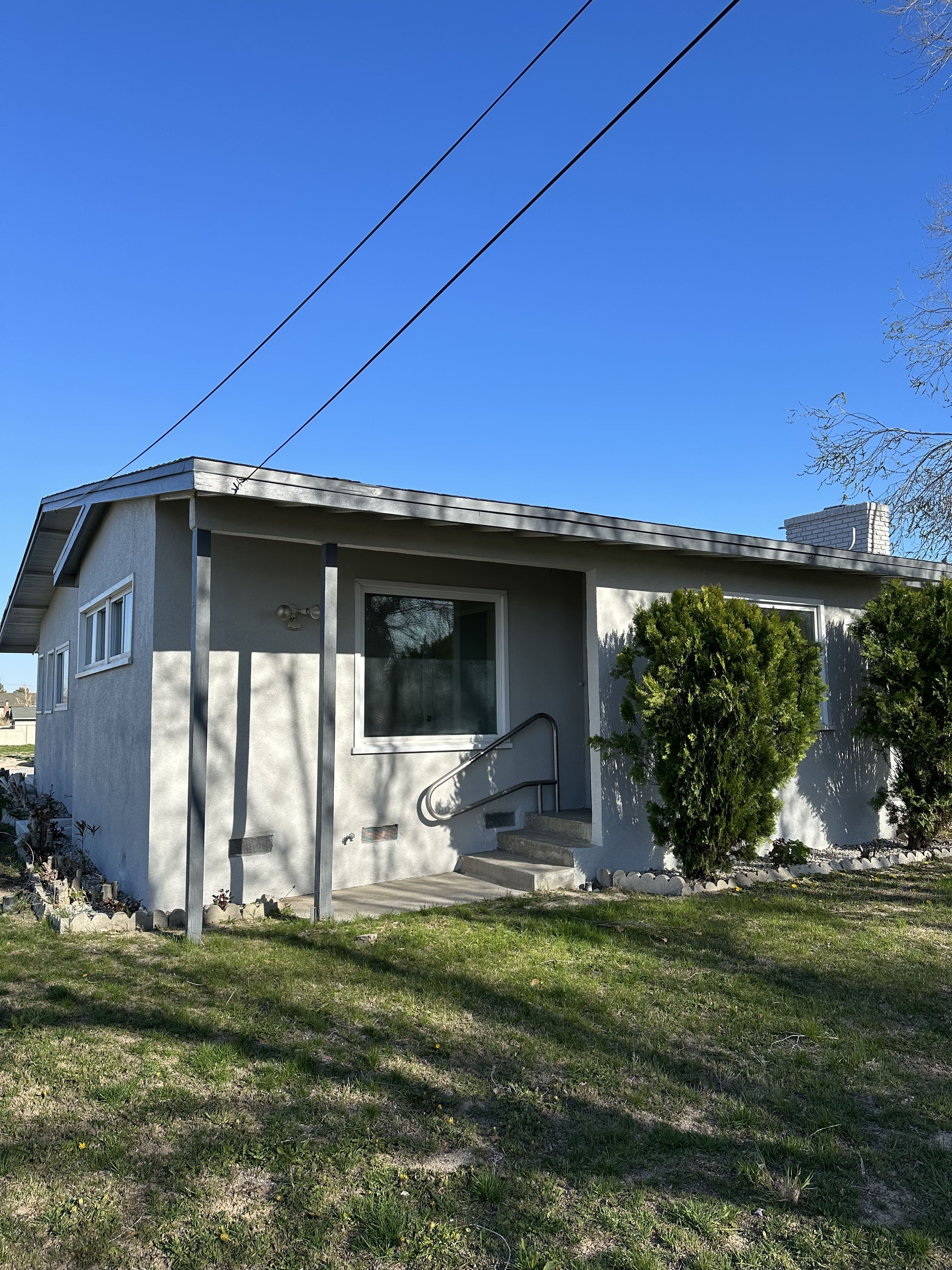 Furnished 3BR Home w/ Yard & BBQ 2