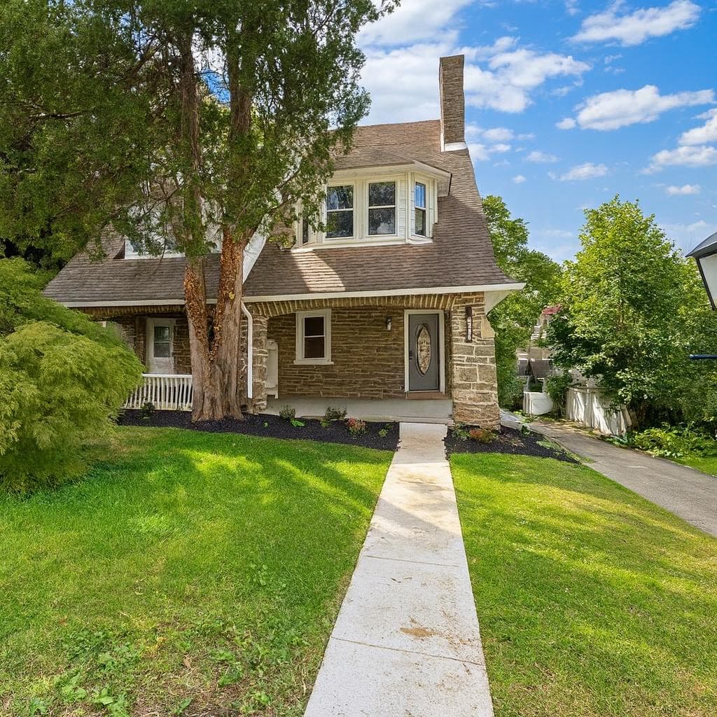 Elegant Family Haven in Mount Airy