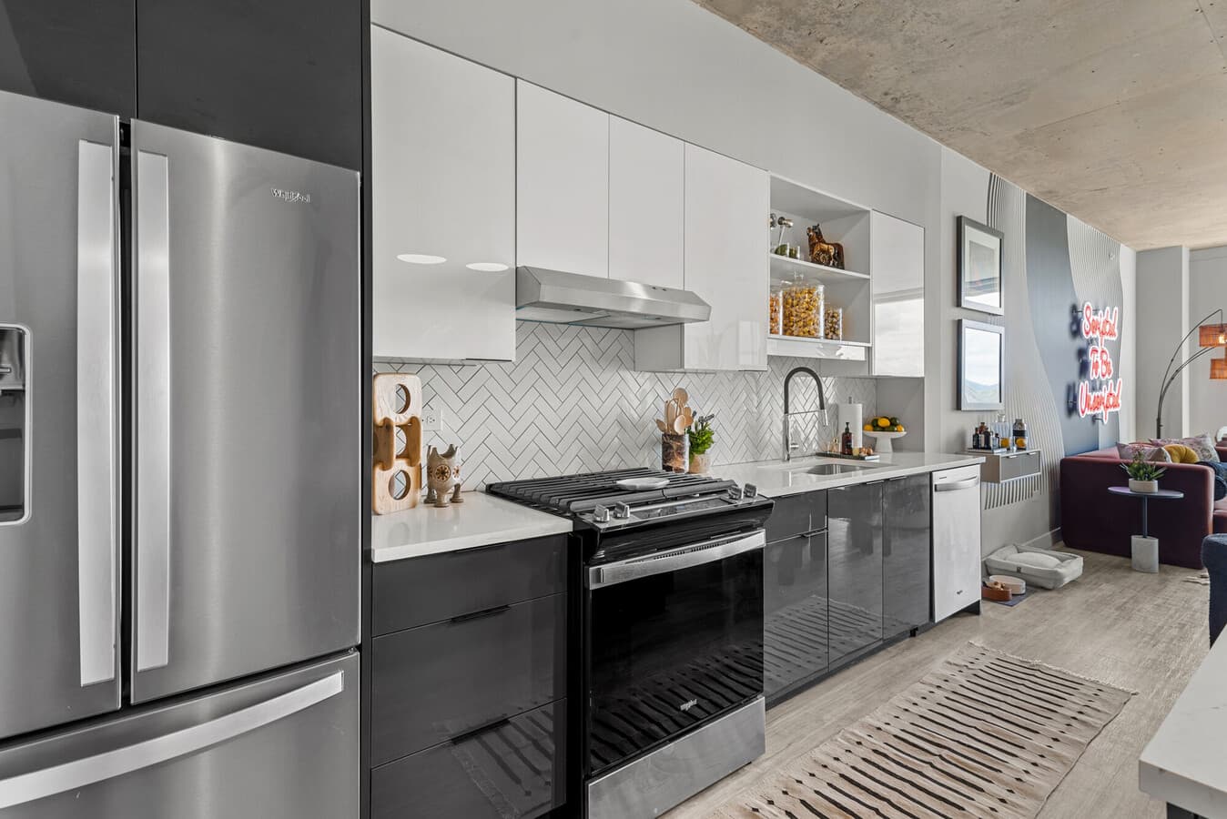 CHARMING 1 BED/ 1 BATH APARTMENT 4