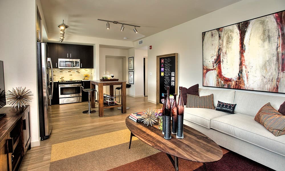 Spacious 1 Bed/ 1 Bath Apartment 