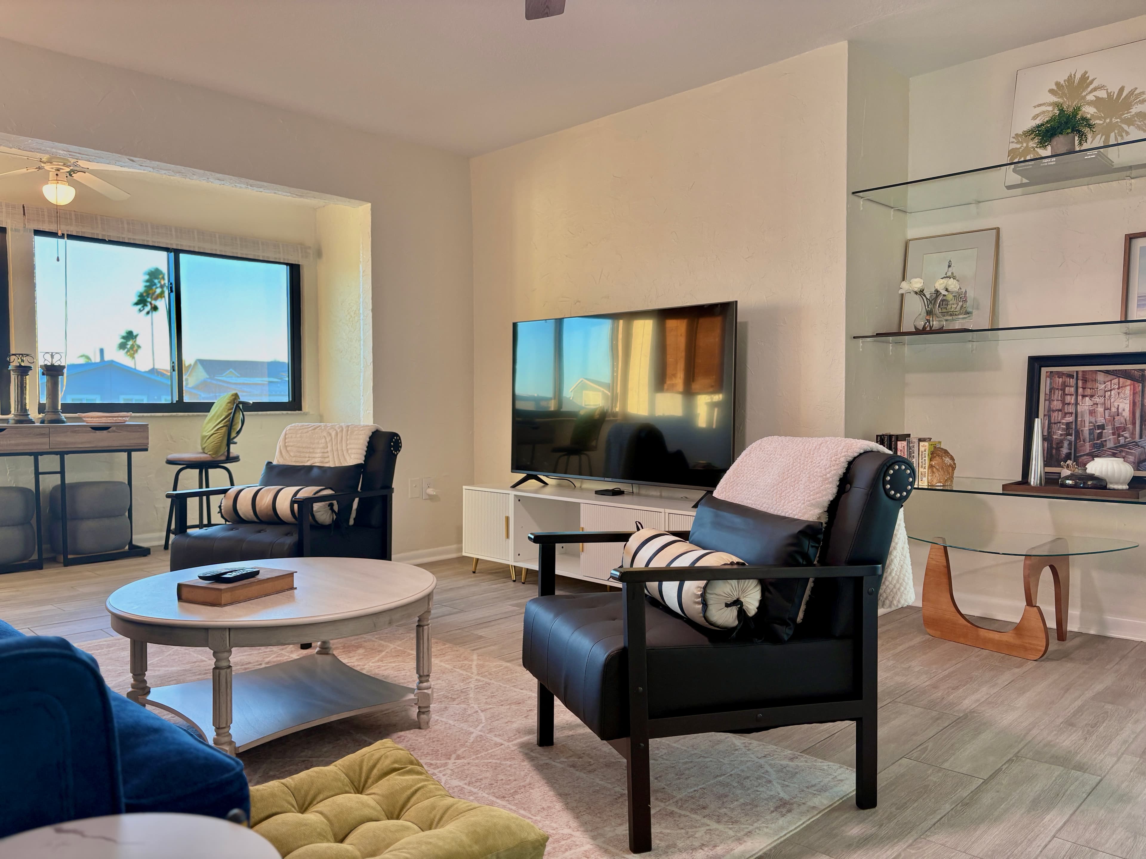 Beautiful Waterfront 8 minutes walk 3