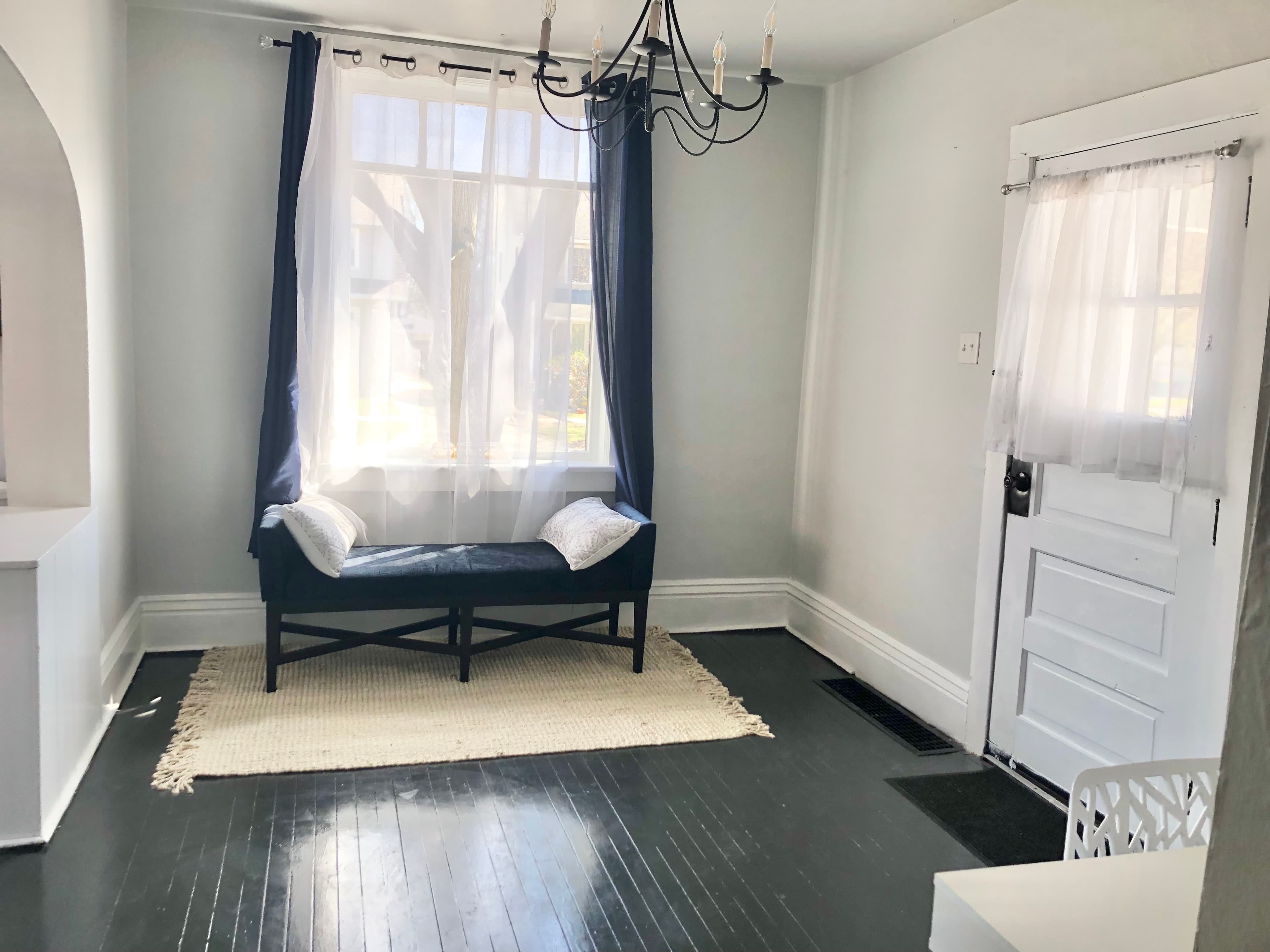 Walk to Hospitals! Charming Unit!