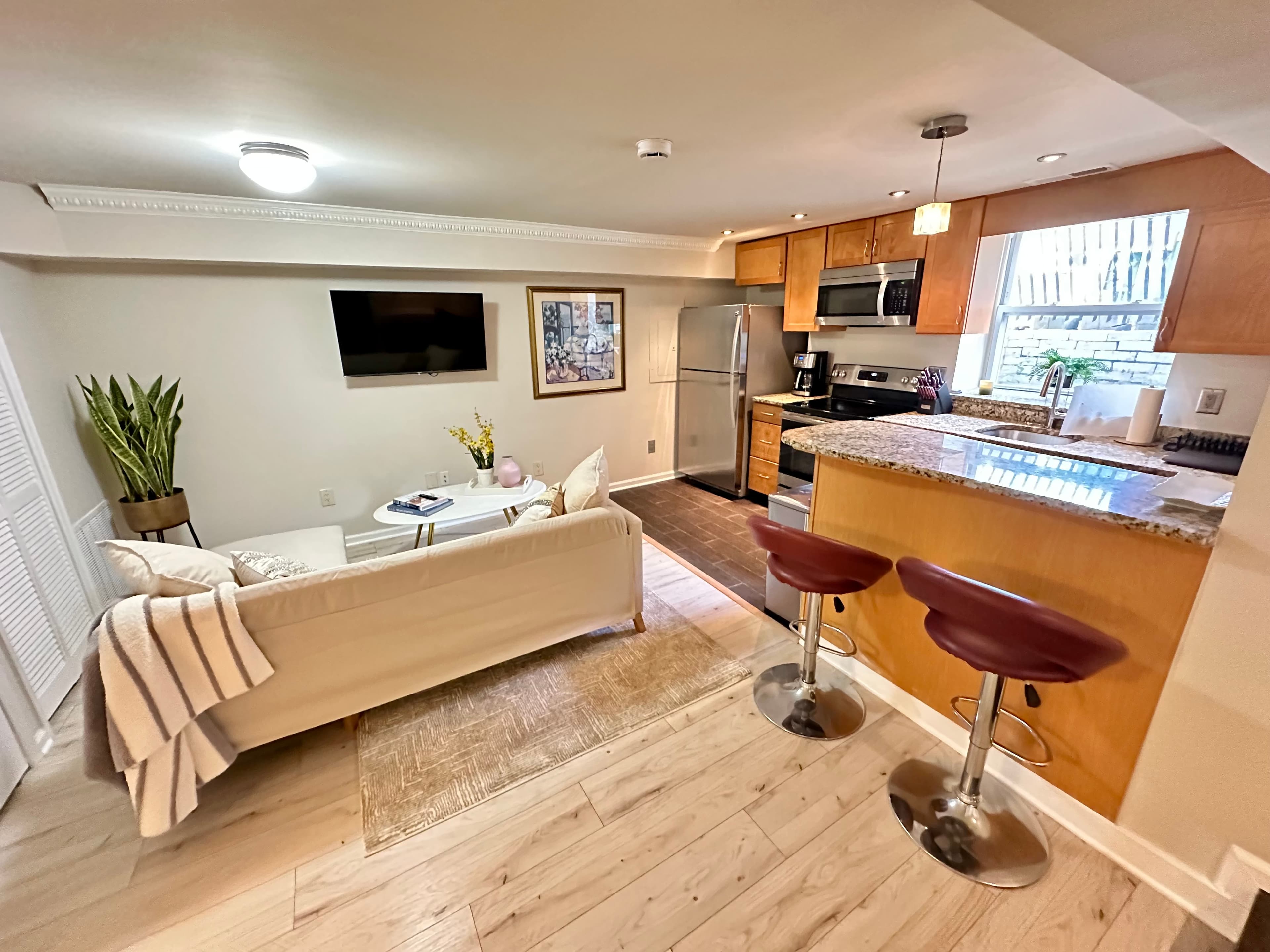 One Bedroom & Den in NE, DC