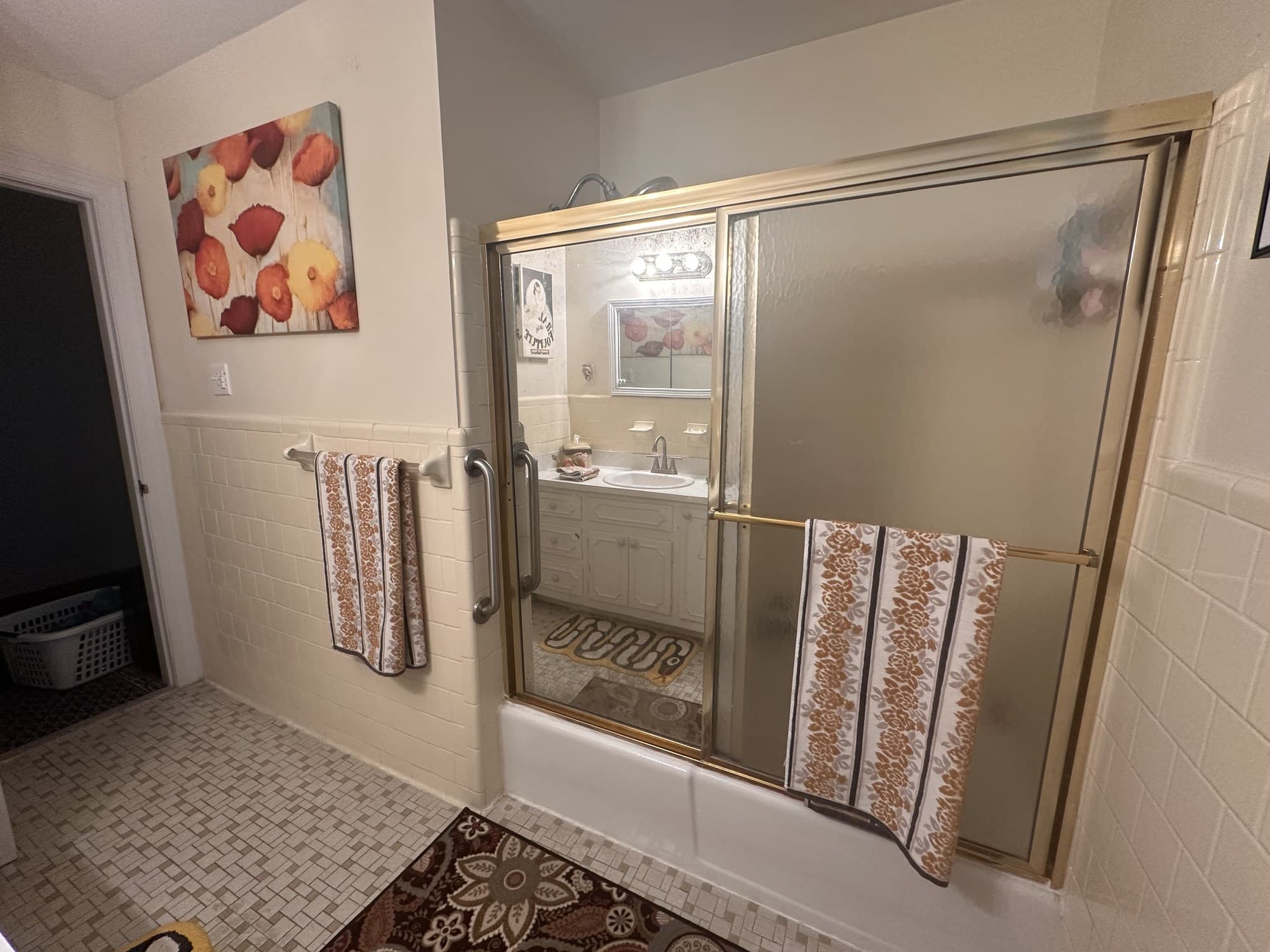 Master Suite, Private Bath & Gym 4