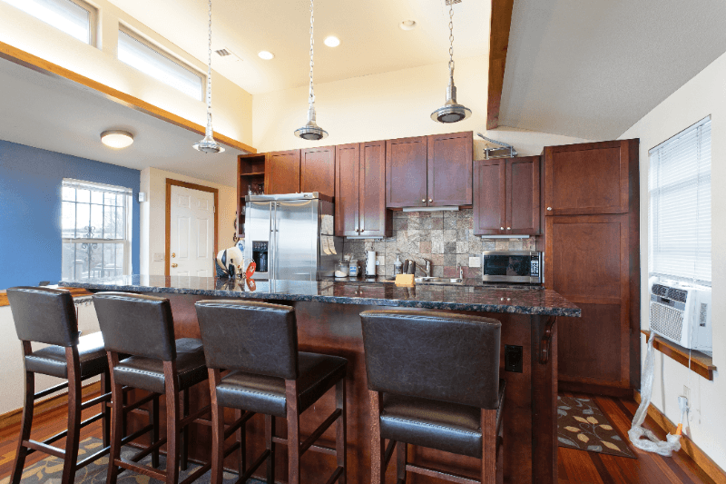 Lohi living with downtown views! 2