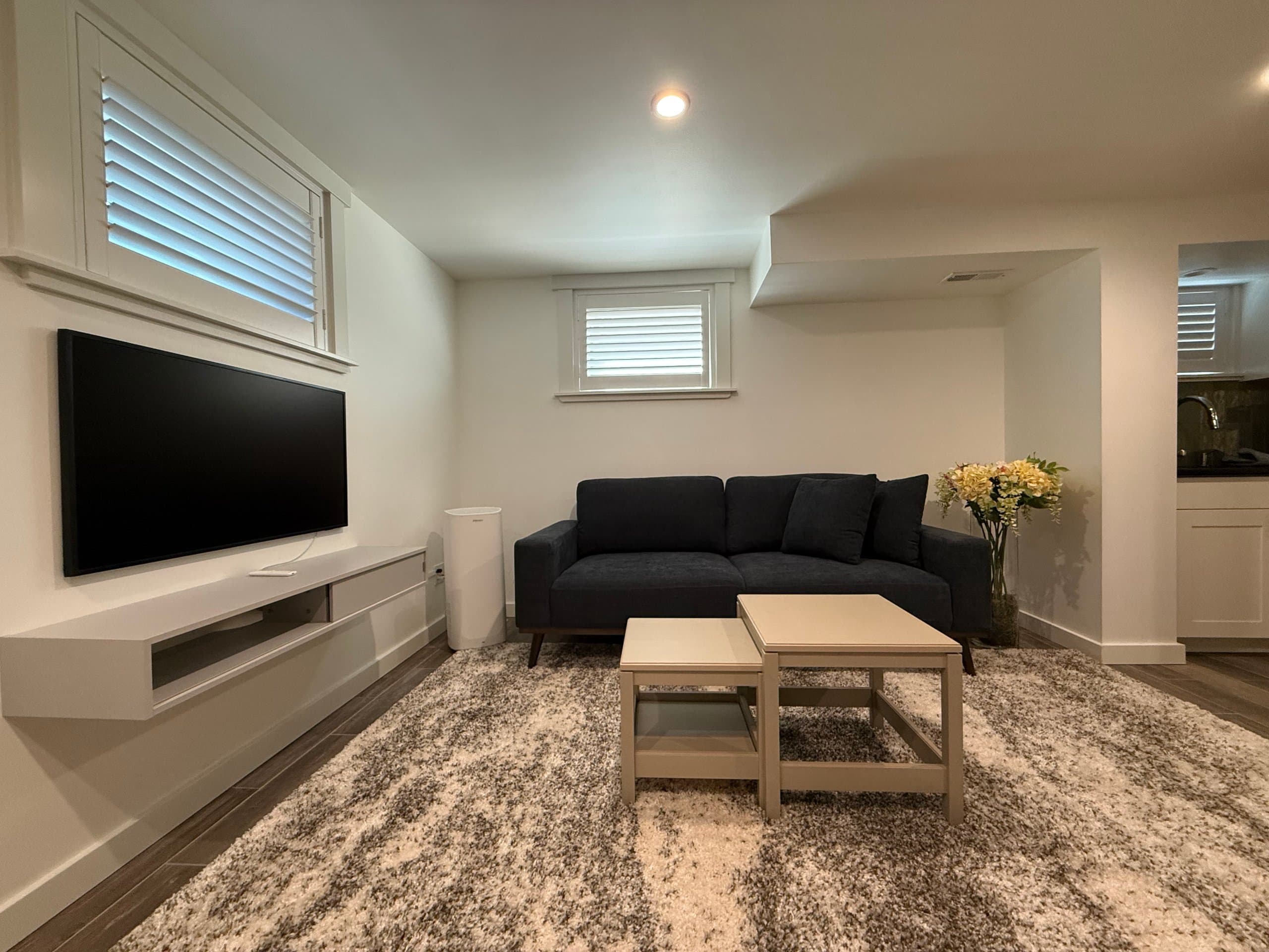Private 2BR unit W/Dedicated Office 5
