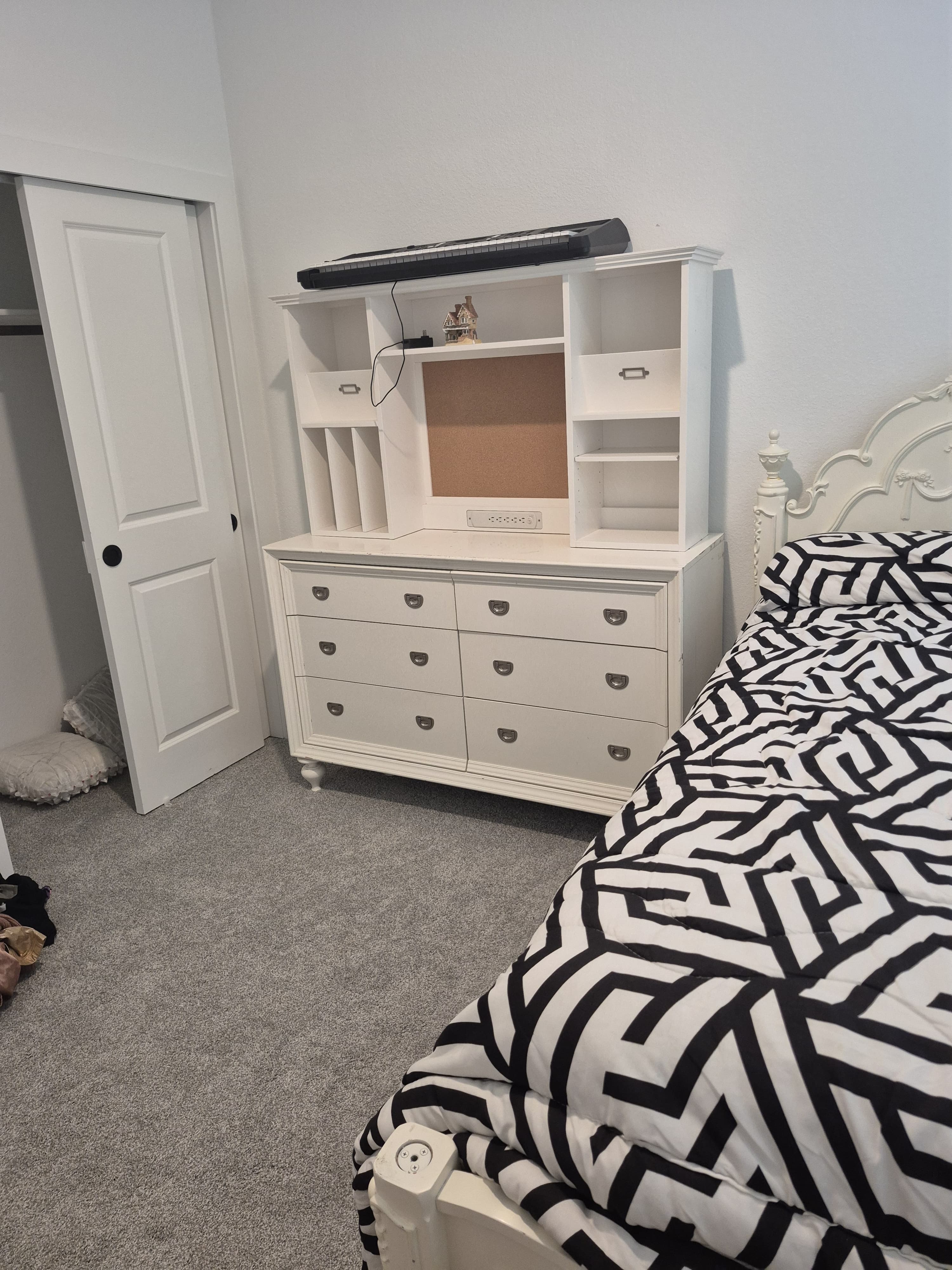 Fully furnished and all bills paid  3