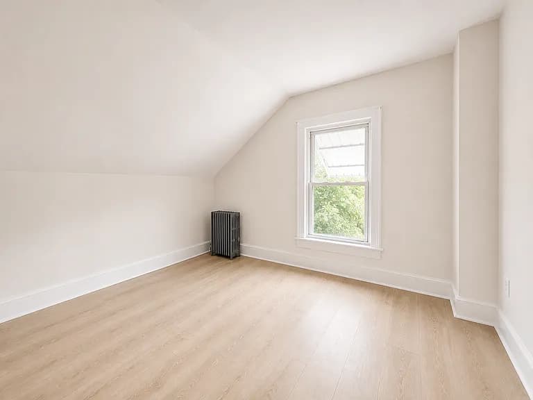     3 Bed 1 Bath Home 5