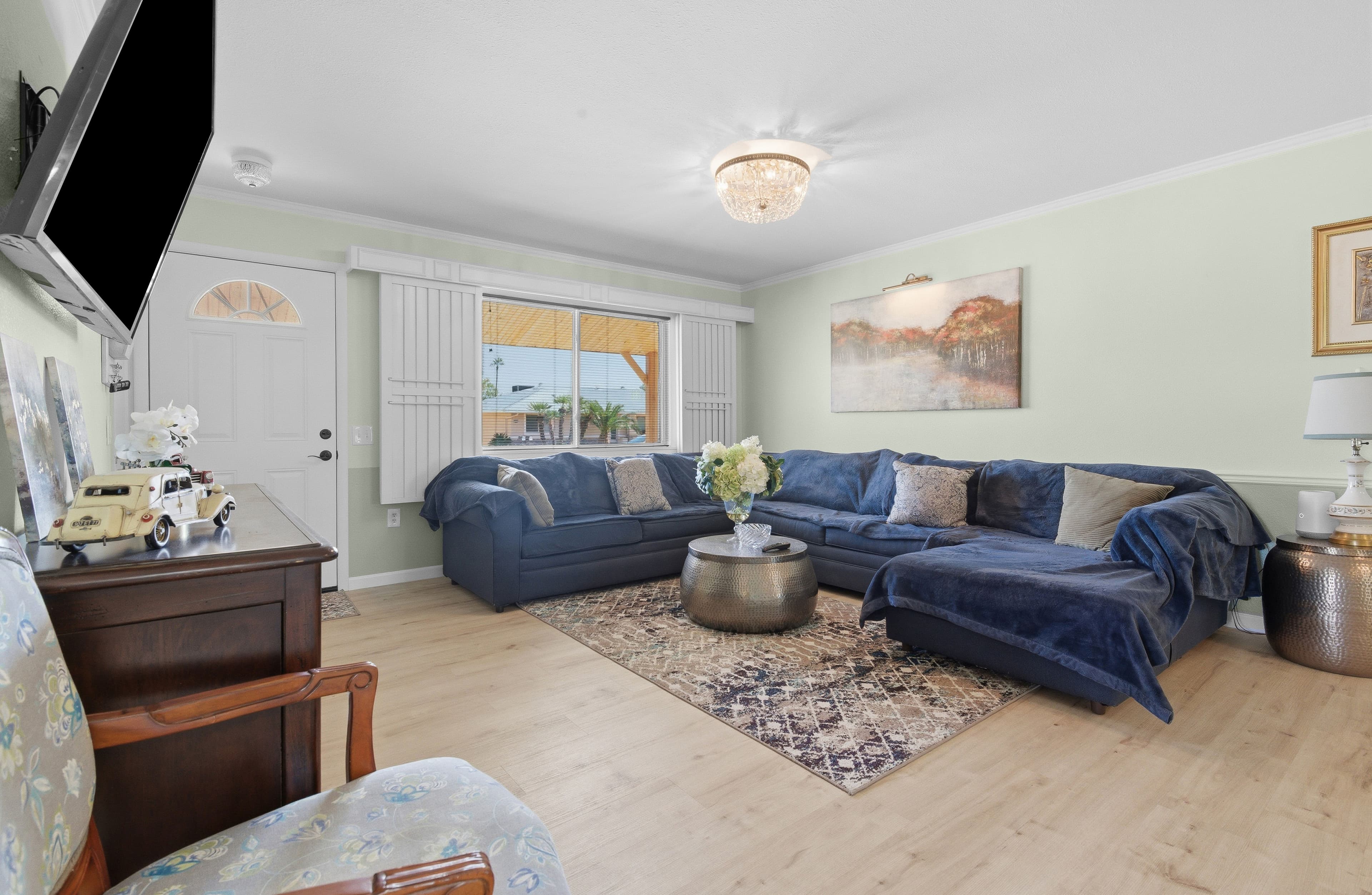 Comfortable & Stylish Winter Home 2