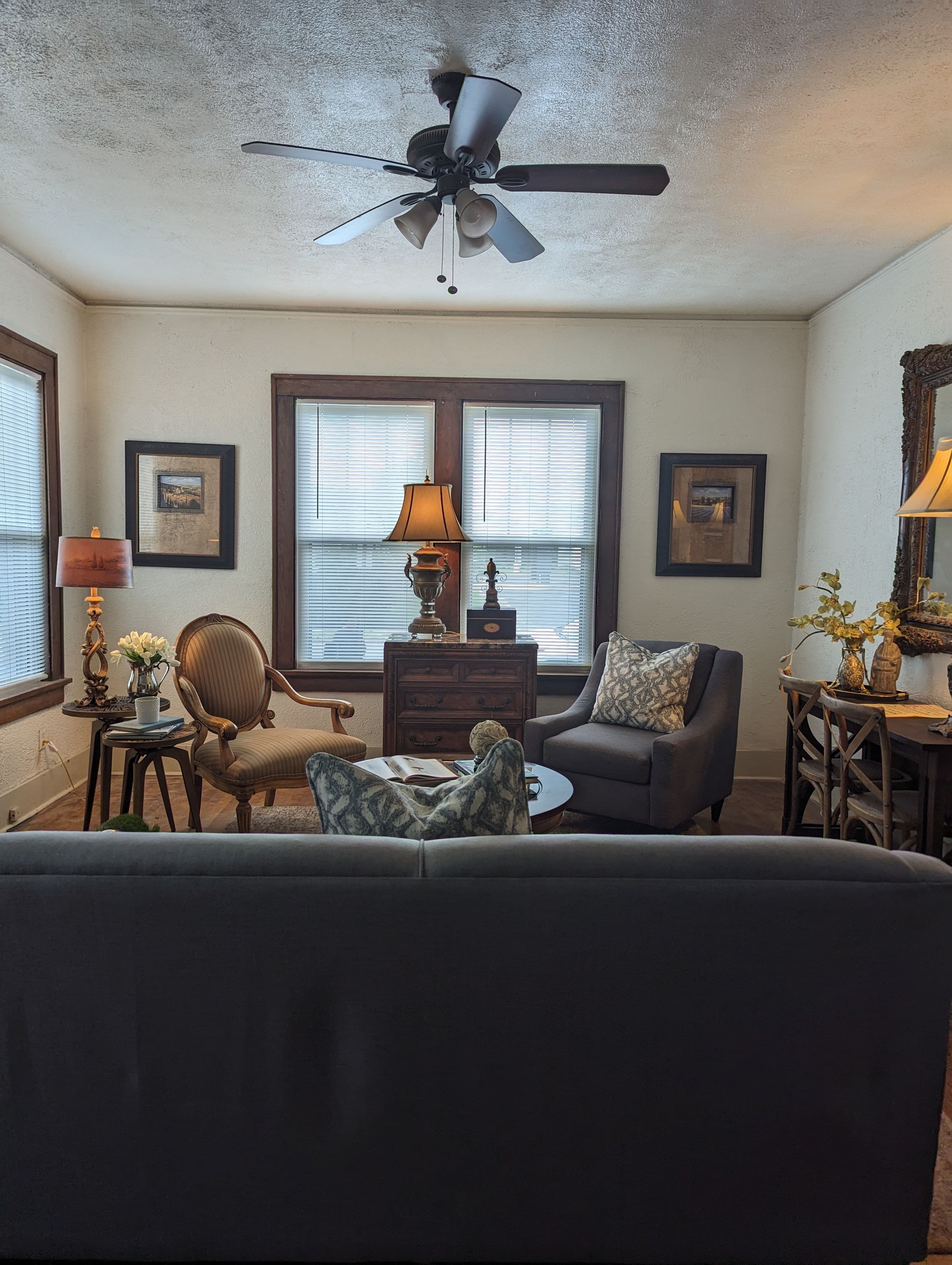 Fully Furnished 1 BR Apt. in LR 5