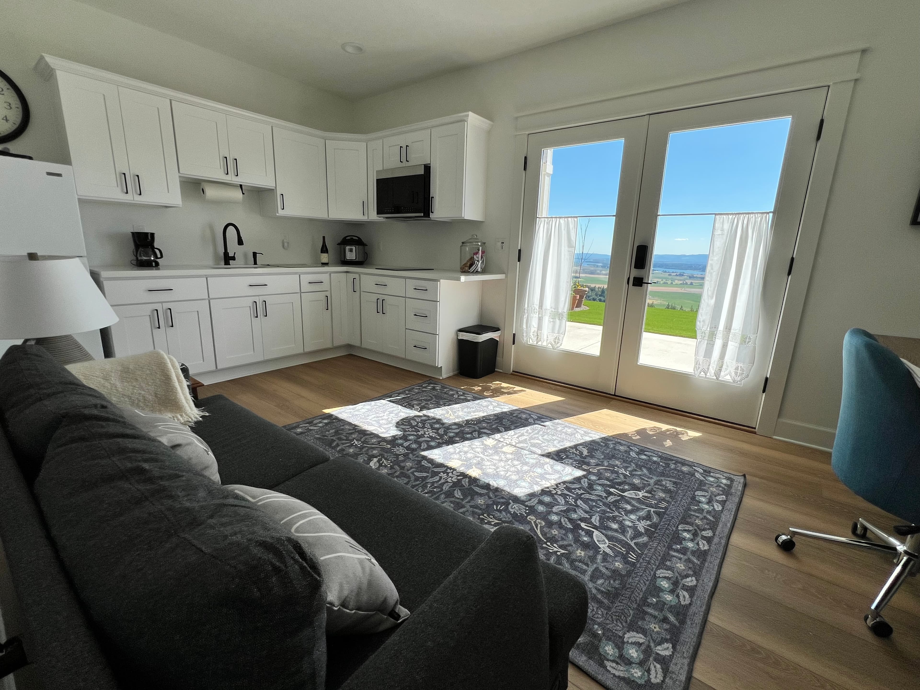 New apartment with phenomenal views 4