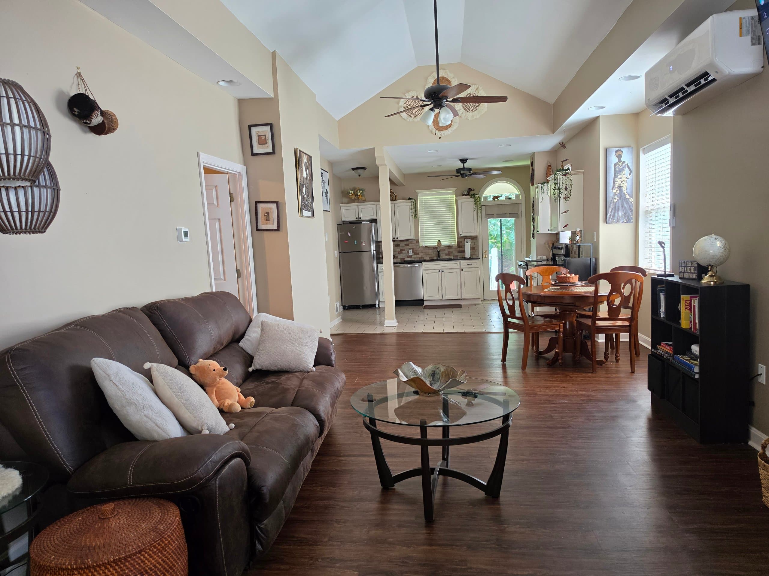 Bright & Airy 2BR | 2 Patios 2