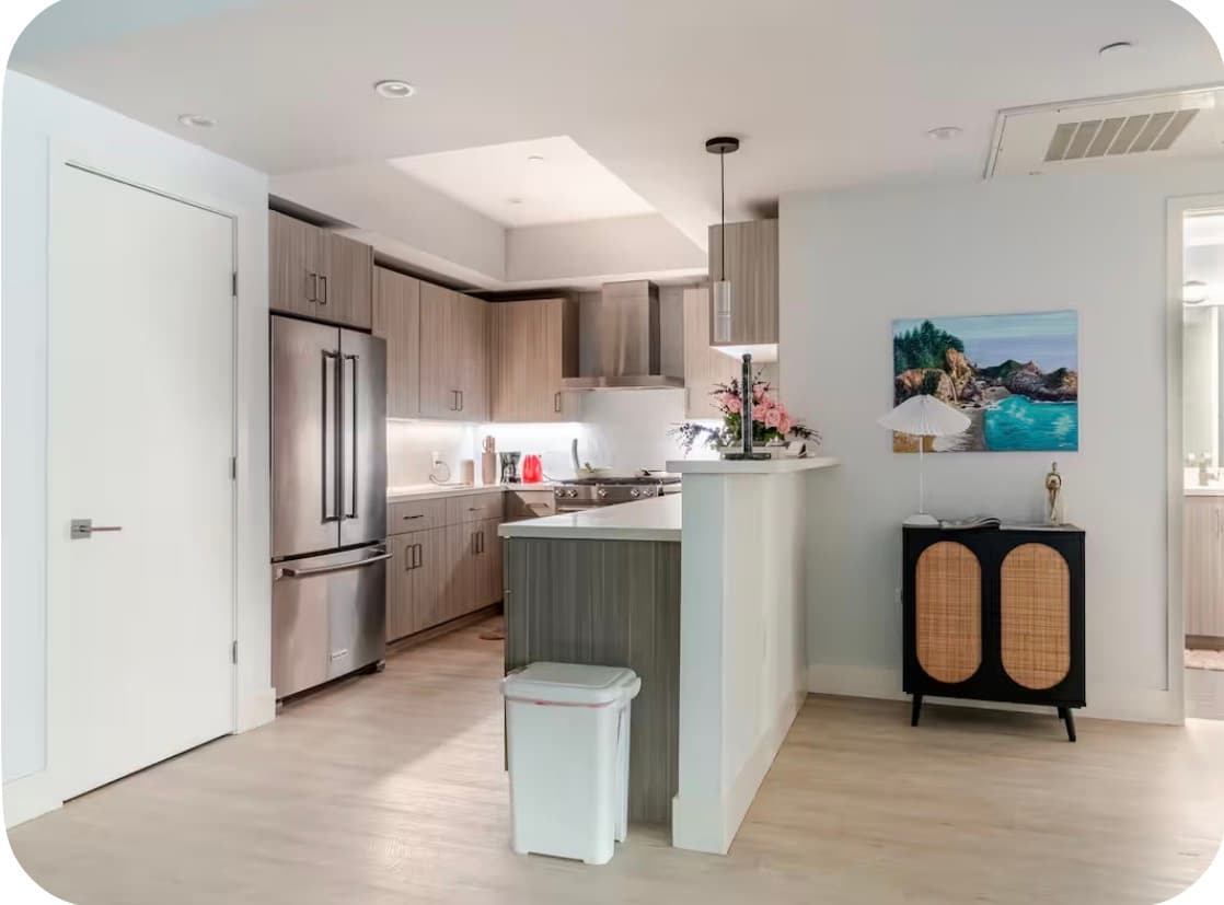Beverly Hills adjacent Oasis. 2Bed 5