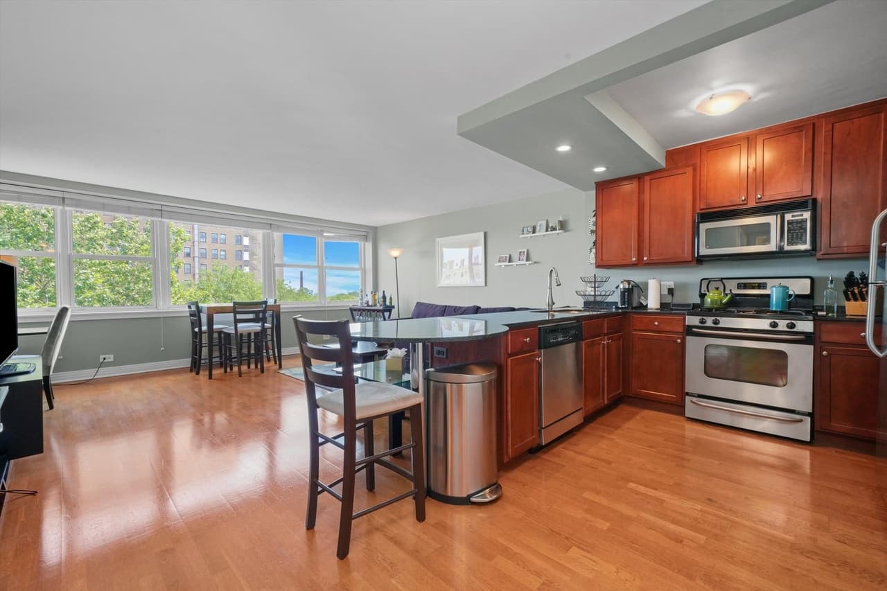 Live the Lincoln Park Life