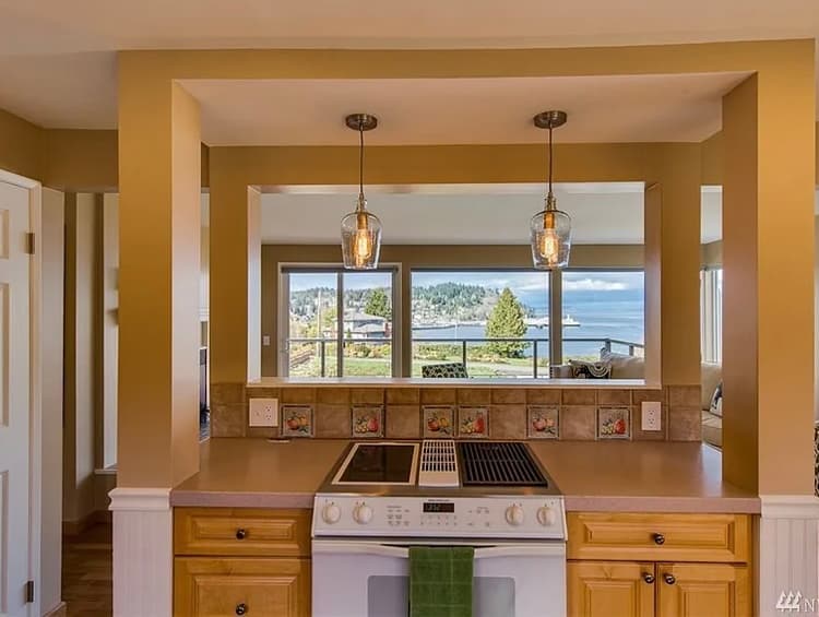 Beautiful Furnished Water View Home 2