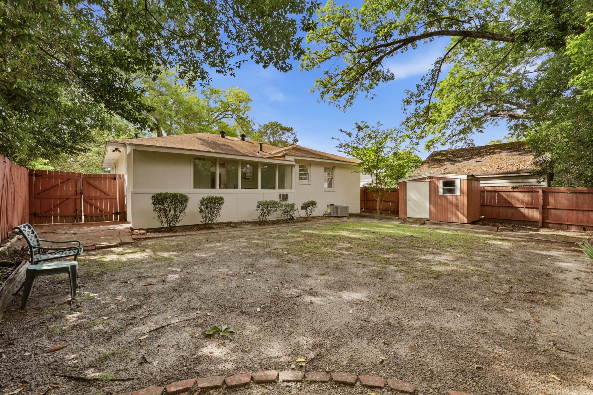 Charming 3BR,2BA in quiet neighborhood! 2