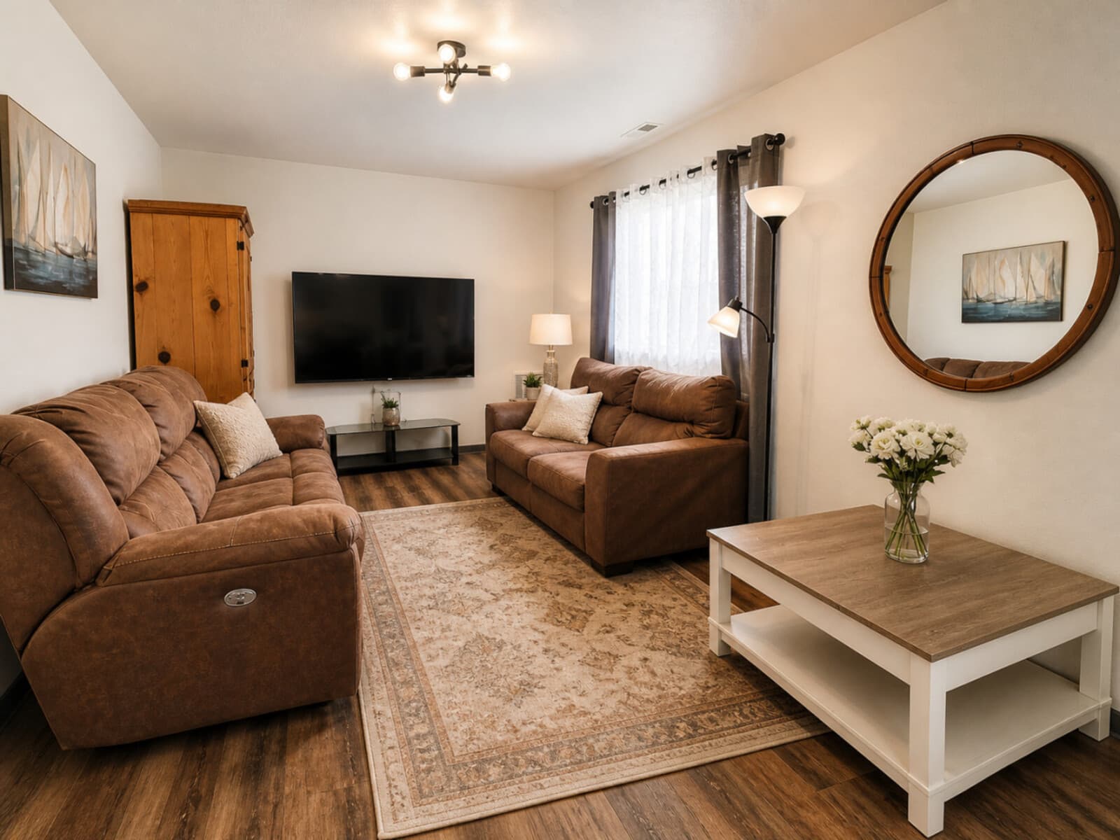 Furnished 3BR/1Bath Near Downtown 2