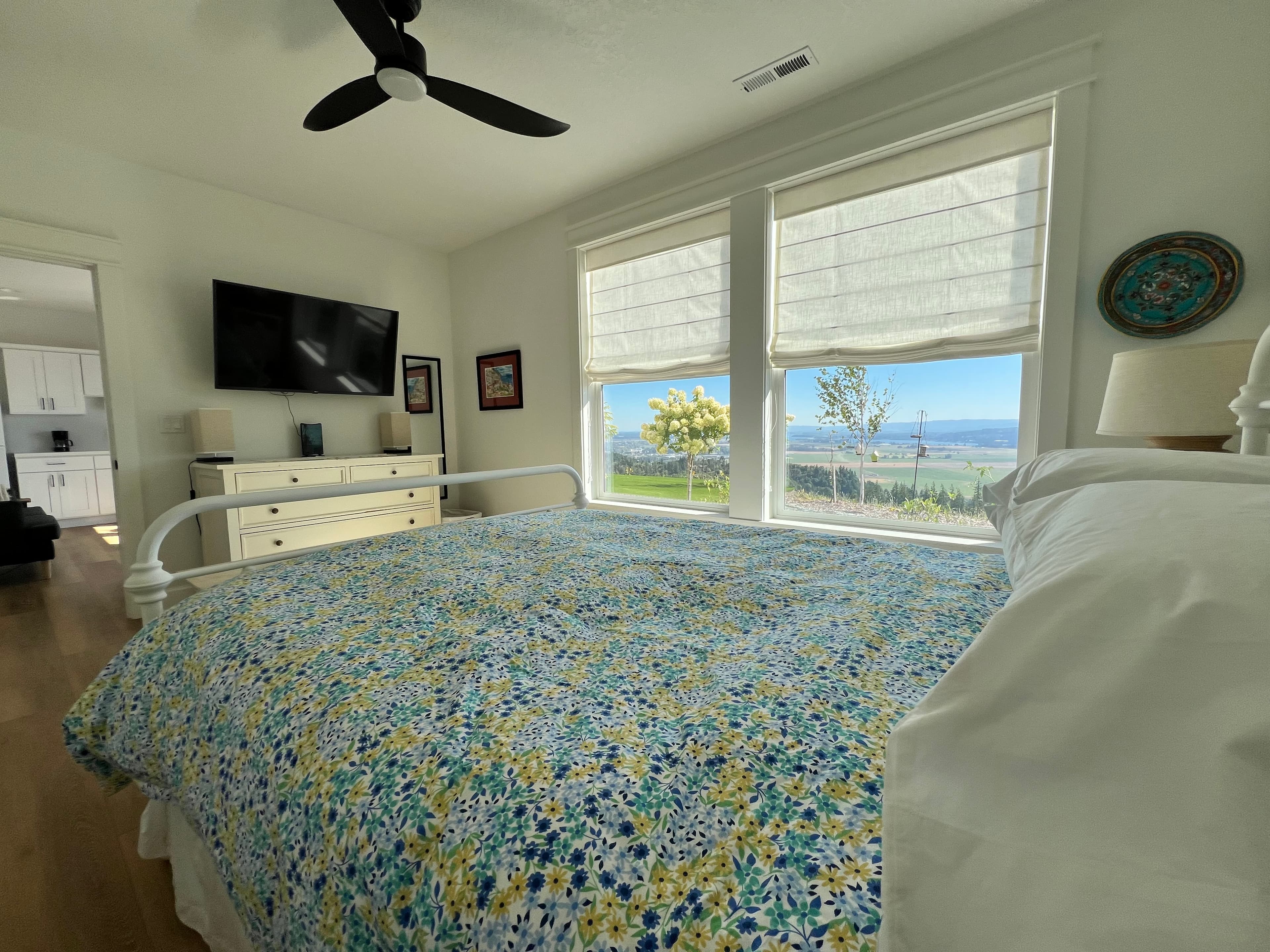 New apartment with phenomenal views 3