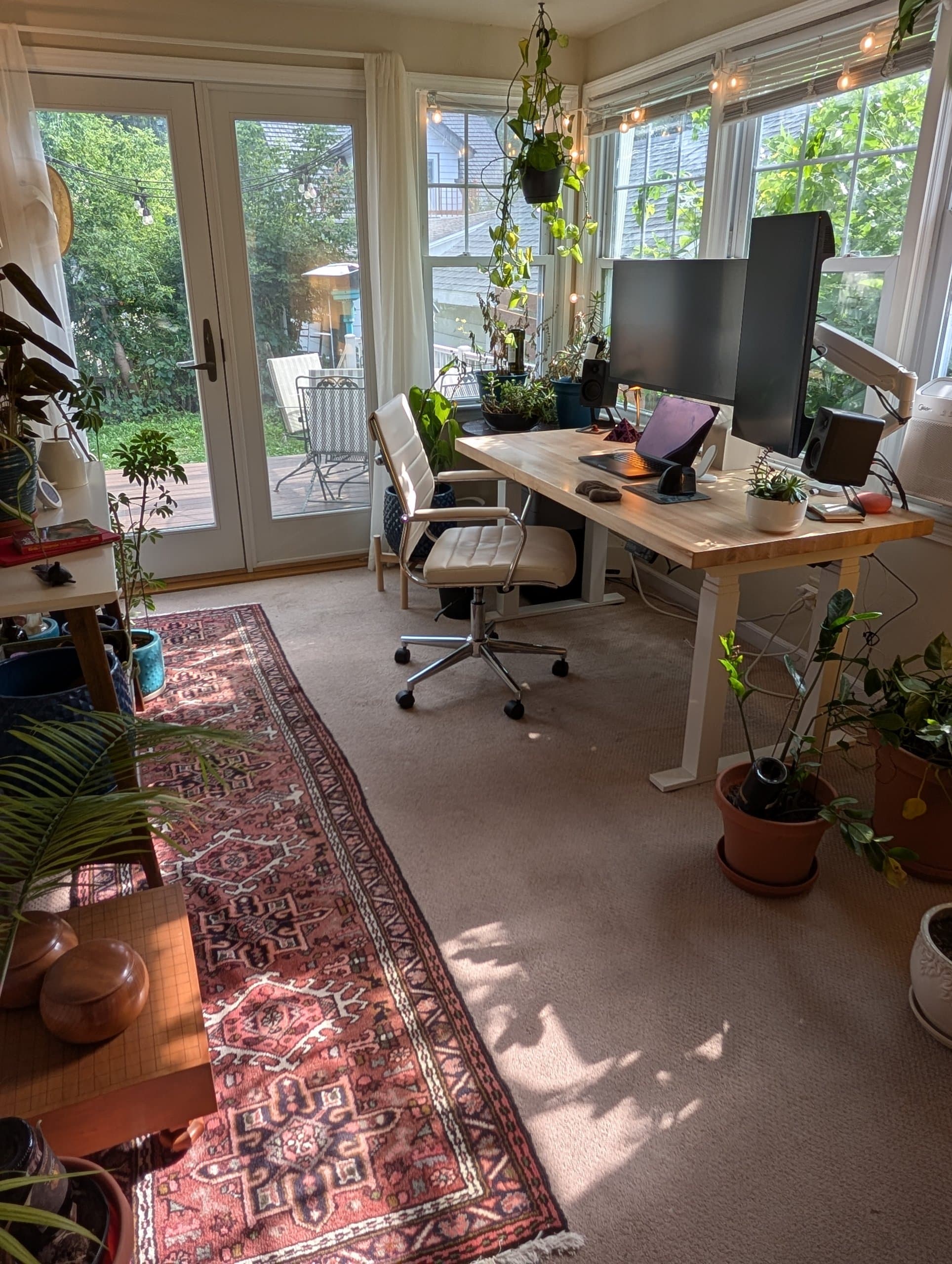 Sunny furnished 2BR flat in Atwood 3