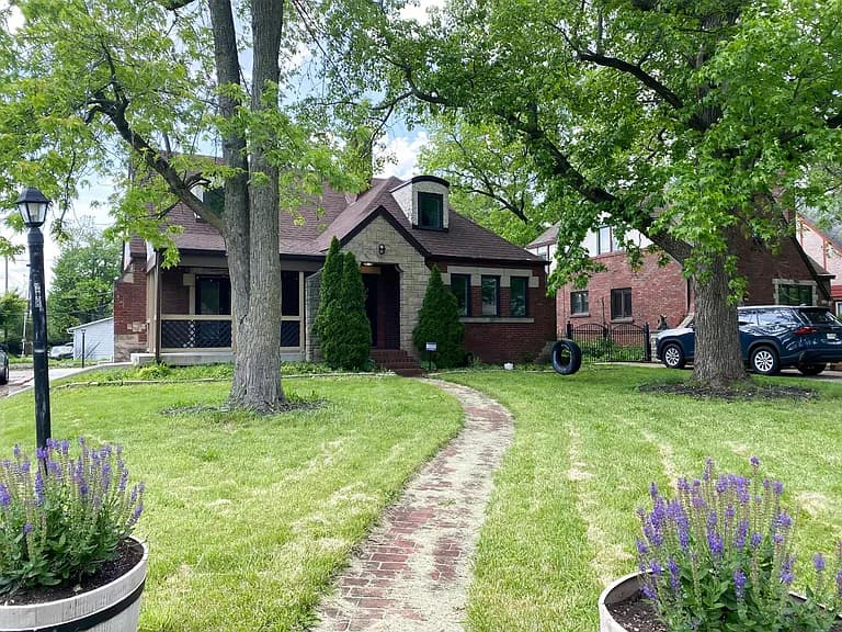 Charming House near Butler