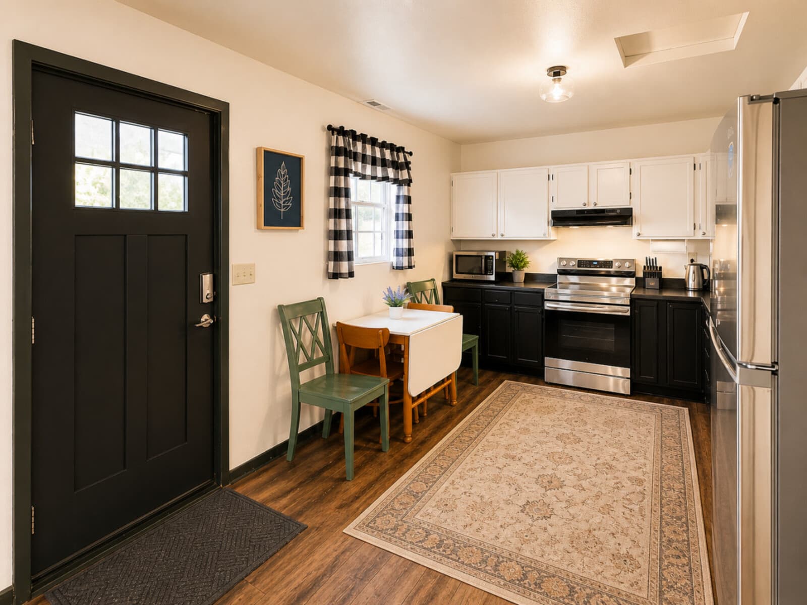 Furnished 3BR/1Bath Near Downtown 4