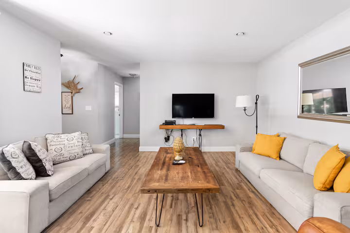 Pet-Friendly Spot Near Carmel Fun