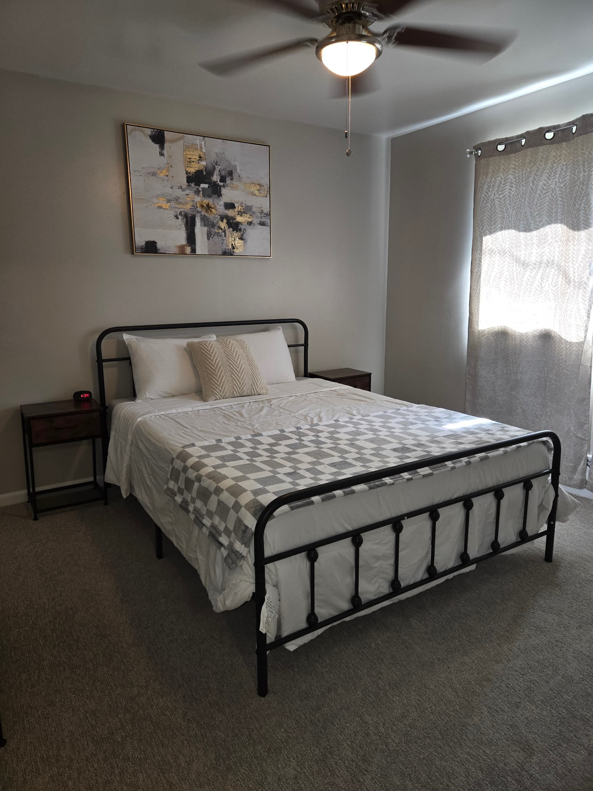 Fully Furnished 2b1ba Townhome 3