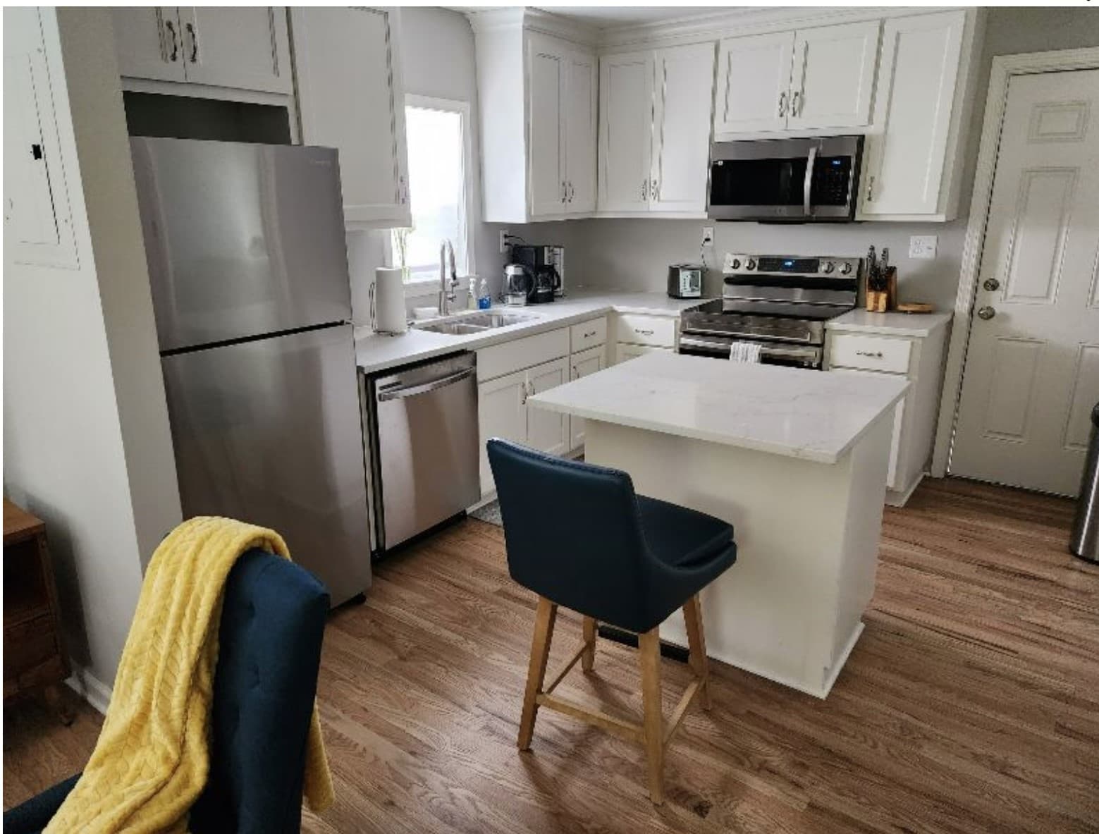 Cozy Kansas City Retreat  3