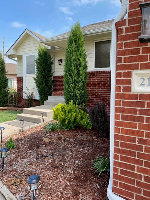 Cute-Clean-Cozy Home Near WSU
