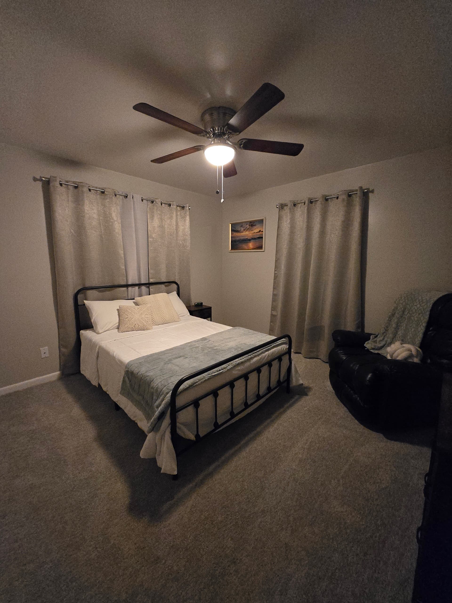 Fully Furnished 2b1ba Townhome 4