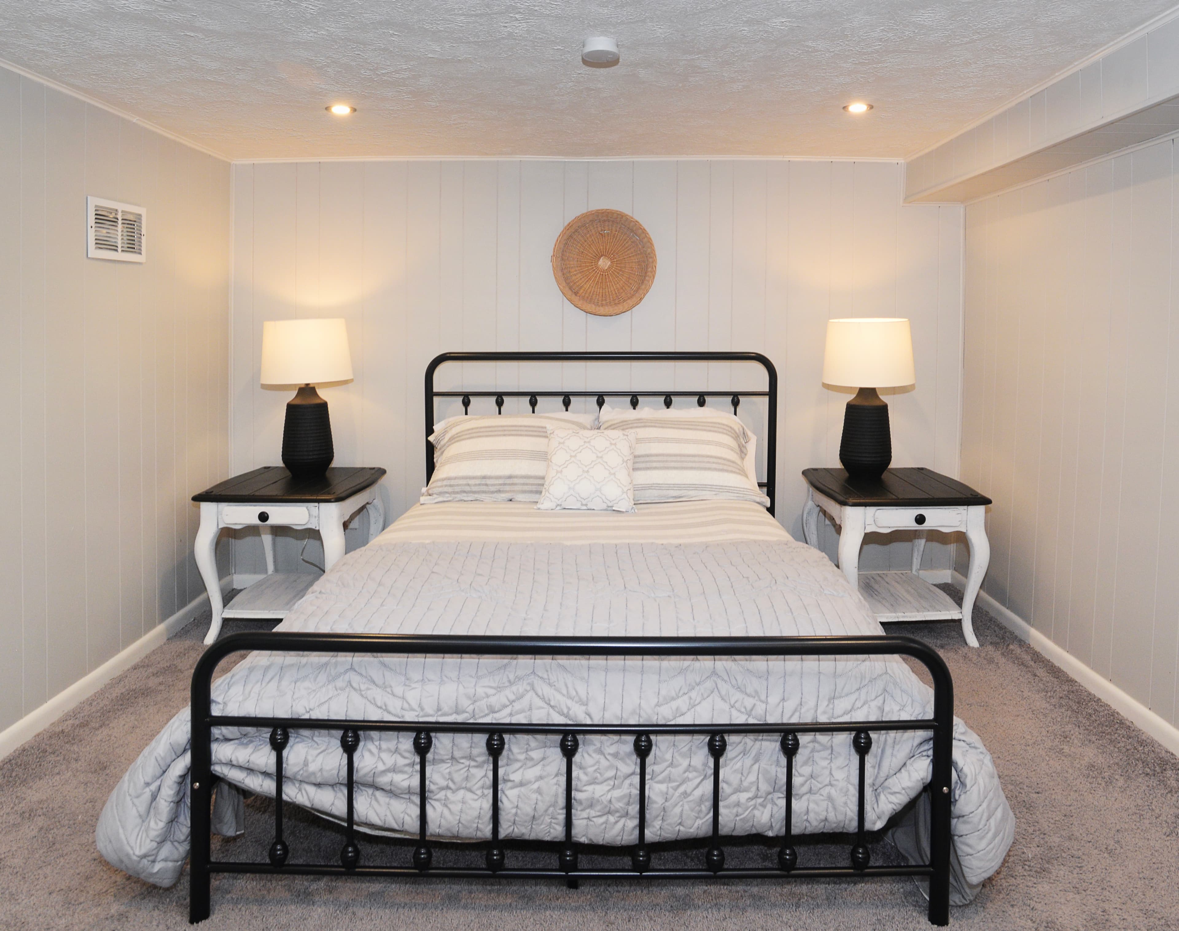 Historic Carnegie Cottage 4