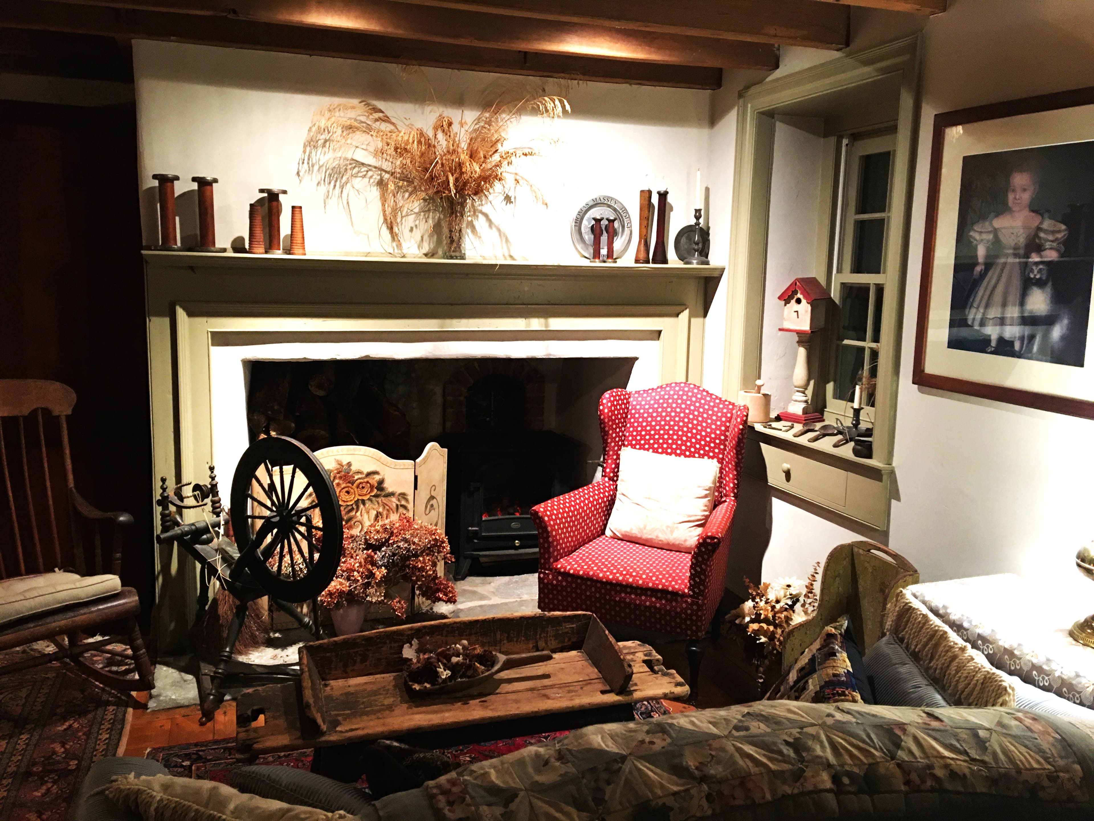 Historic Month-to-Month Room 4