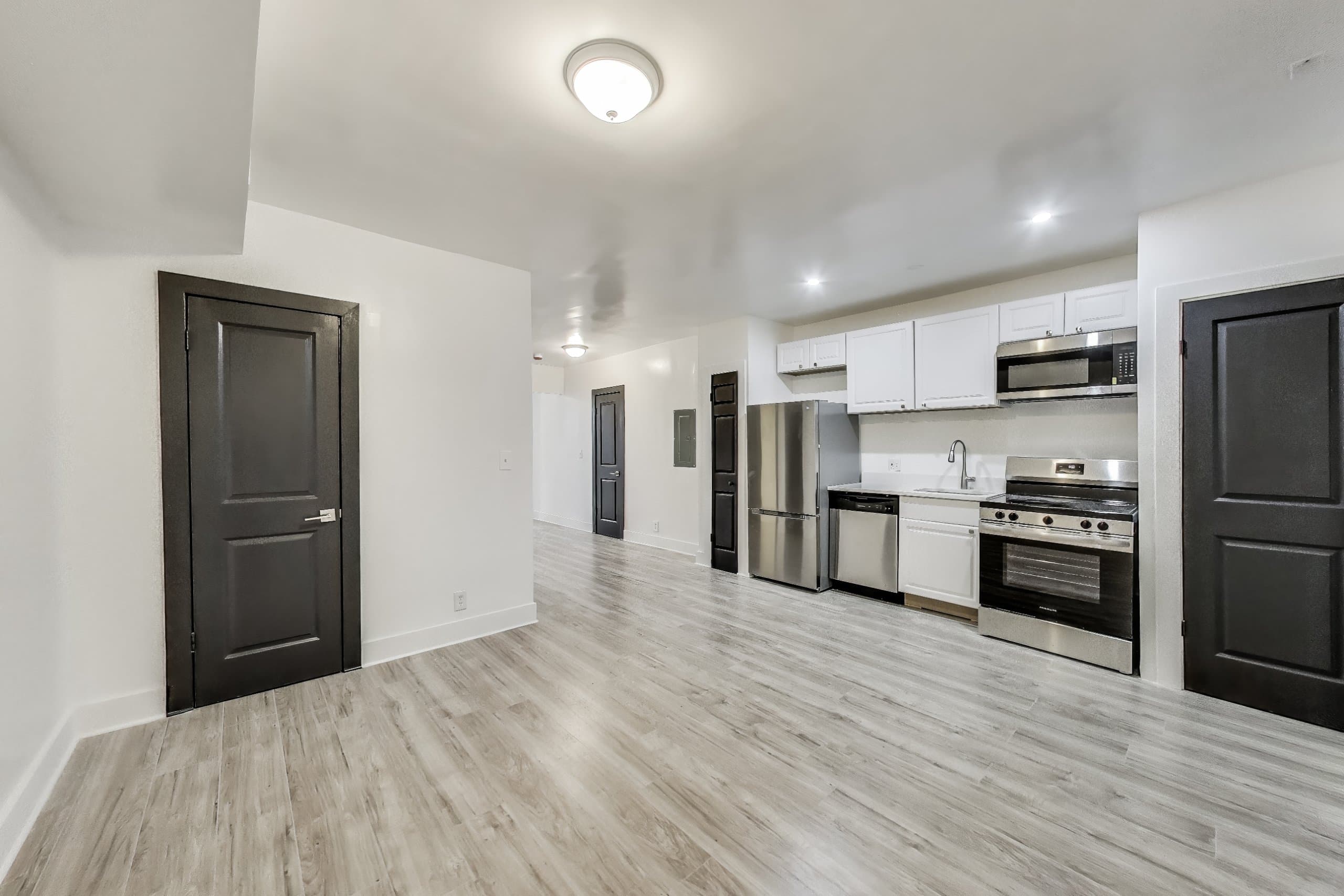 2 Bedroom 1 Bath Newly Renovated
