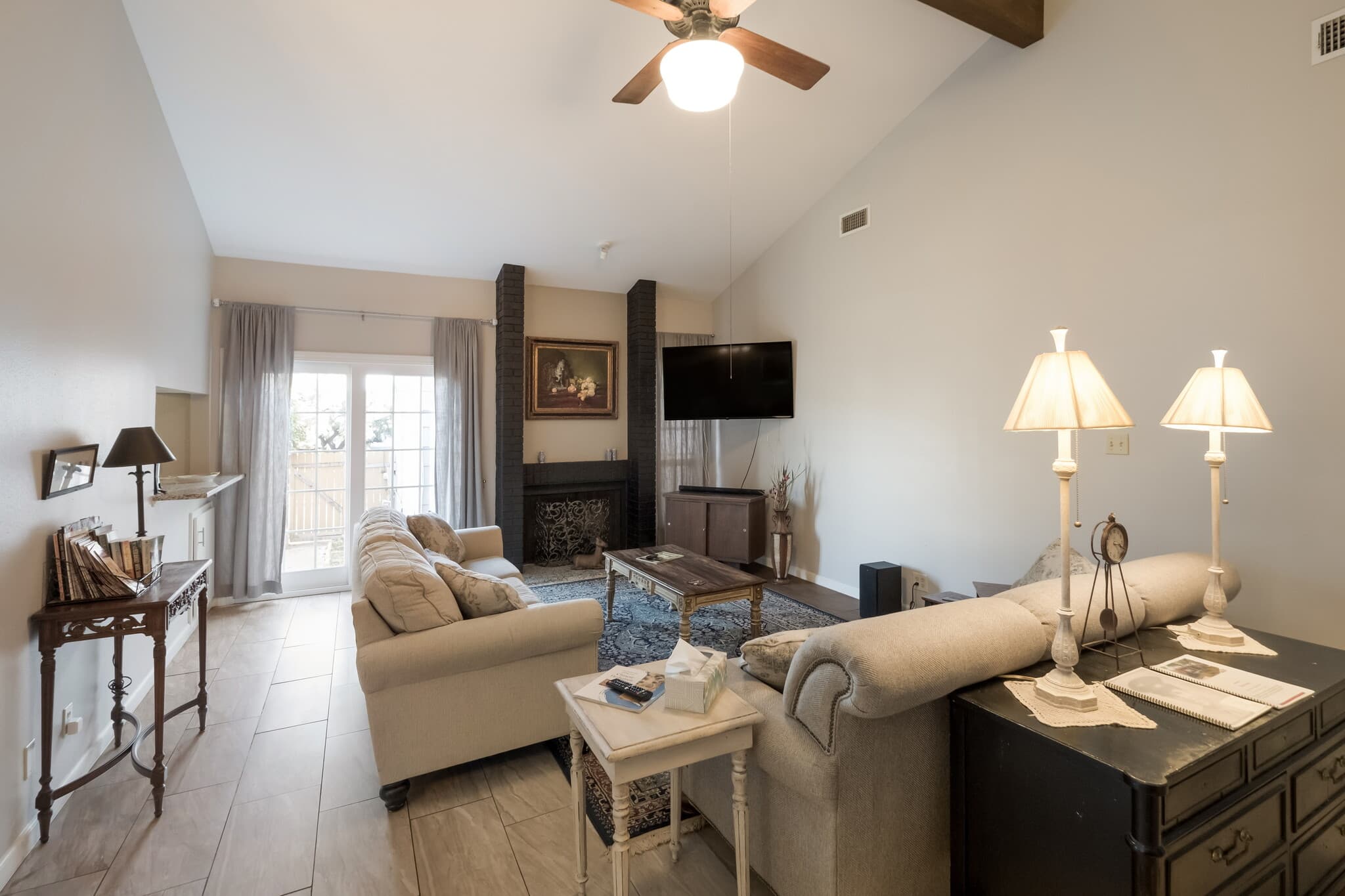Bright Spacious Garden Home 2