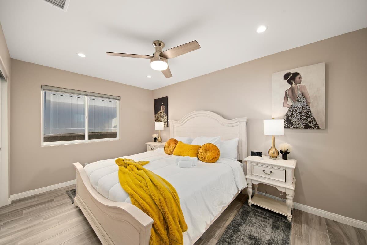 Modern 2BR Near Base & Downtown 3