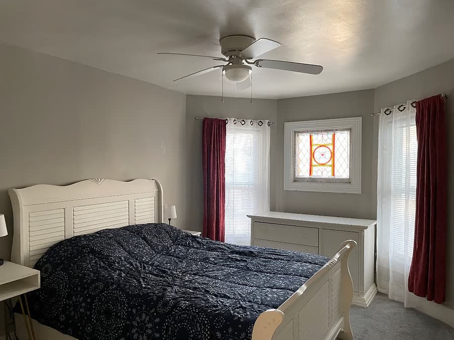 2br upper updated fully furnished