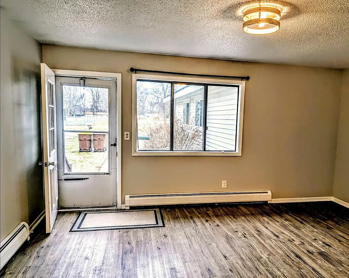 Pet-Friendly 2-Bed, 1-Bath Home 3