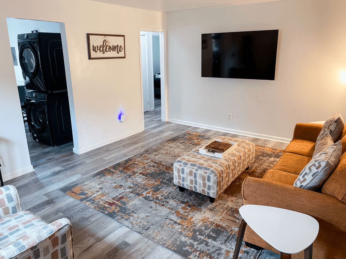 Cozy Home mins from Downtown