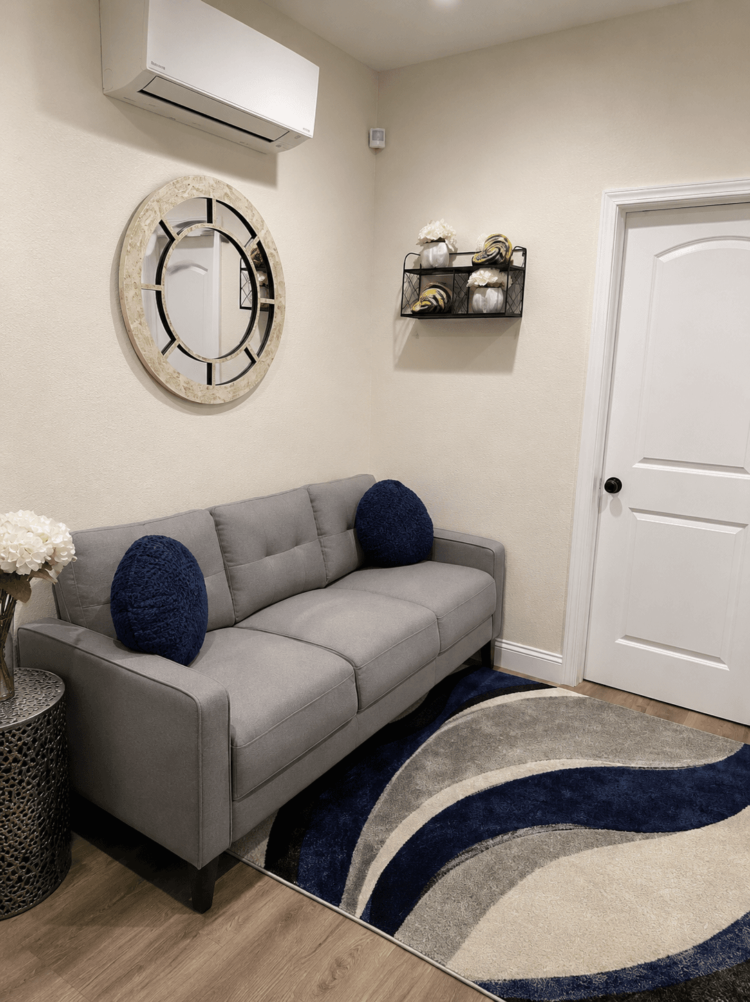 1BR w/Parking Near BART