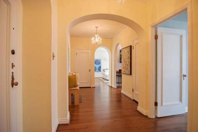 Modern 1 Bed/ 1 Bath Apartment 5