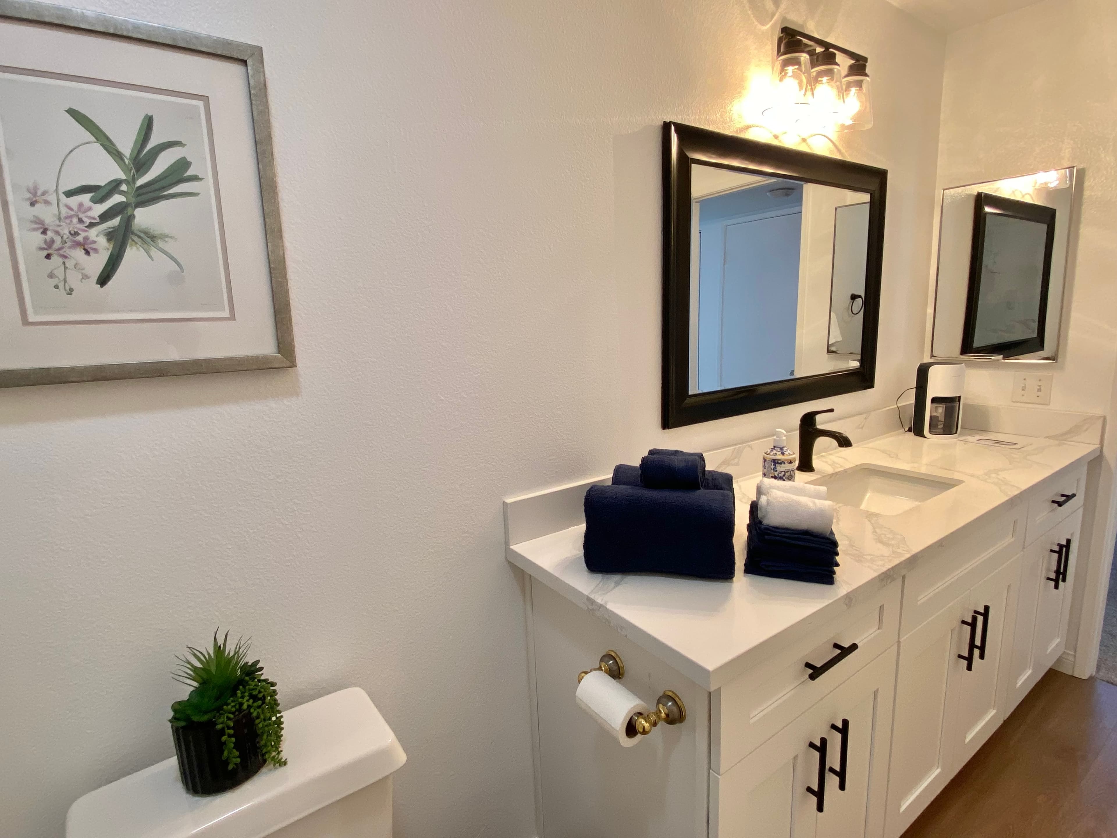  Furnished 3BR/2BA Condo in 92127 3